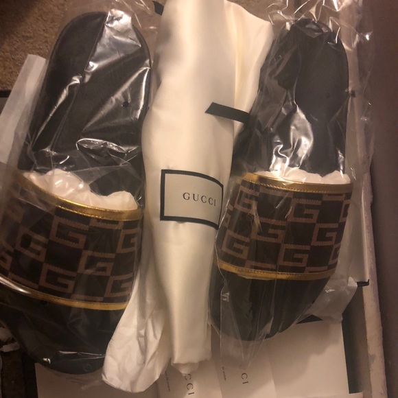 Authentic Gucci Slippers. Mens size 13 - Picture 2 of 4